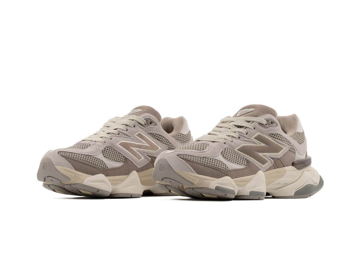Tenis New Balance 9060 Mushroom Arid Stone Importado