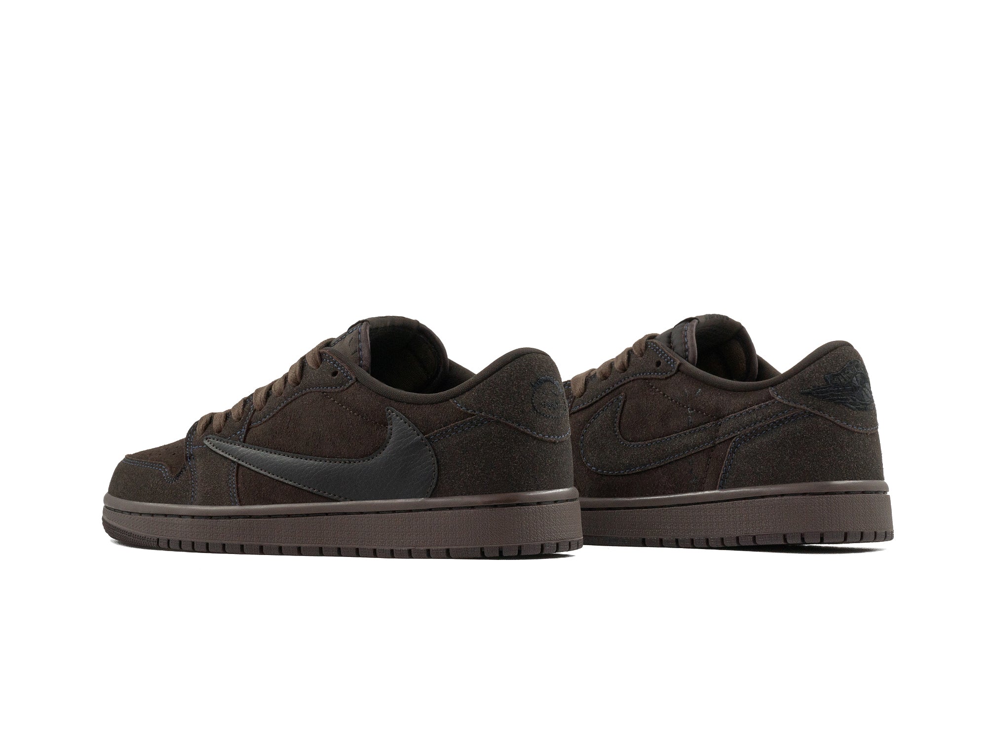 Tenis Travis Low Velvet Brown Importado